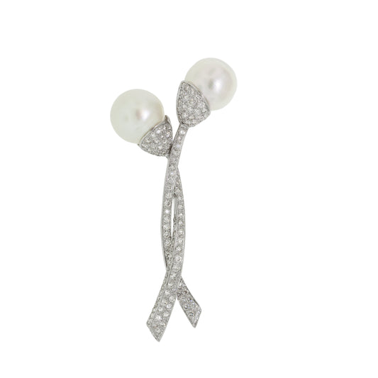 Twinkle |  Pearl Brooch